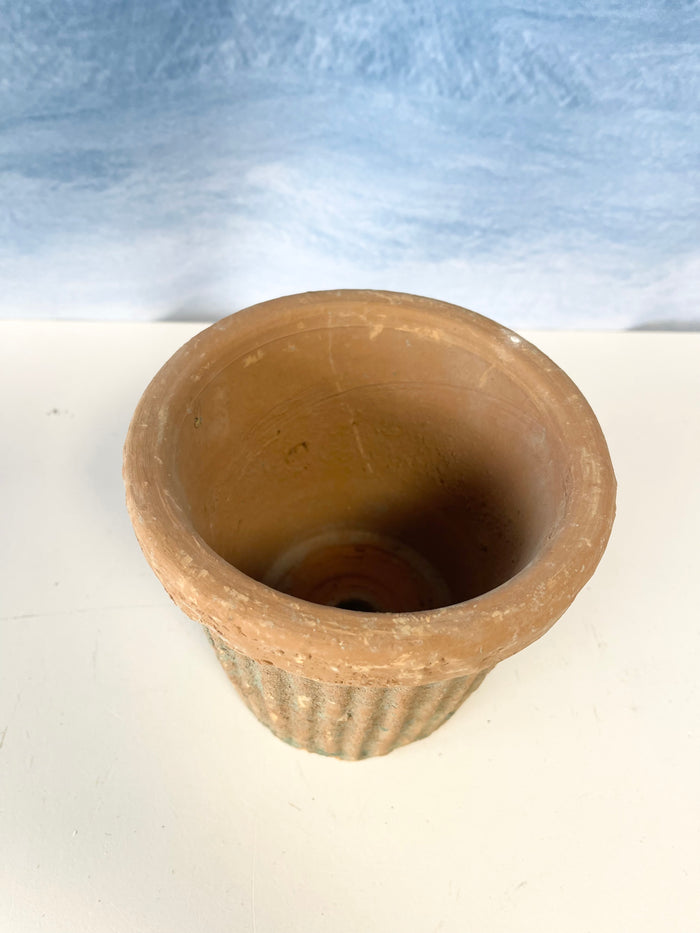 5.5" Antiqued Redstone Ribbed Pot