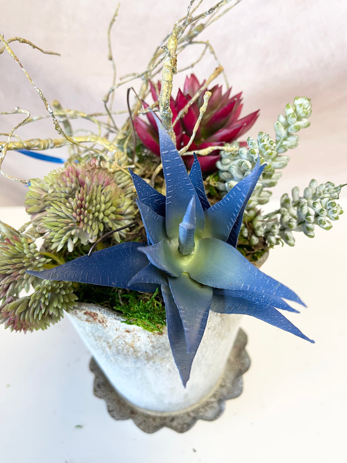 11" Keeping It Real Centerpiece