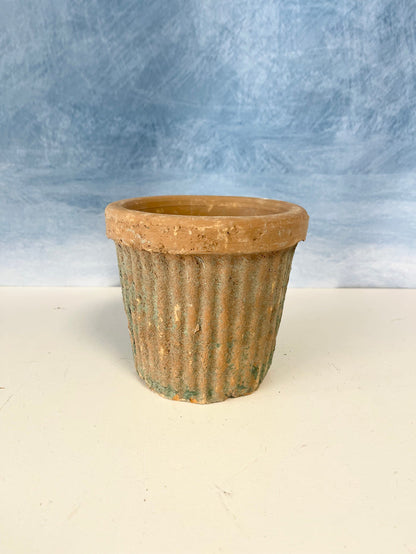 5.5" Antiqued Redstone Ribbed Pot