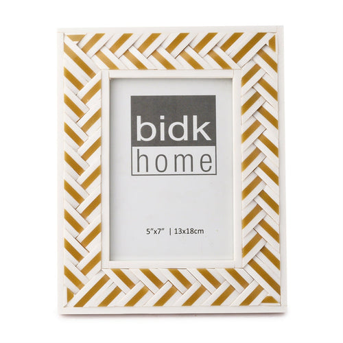 5x7” White Resin Criss Cross Picture Frame