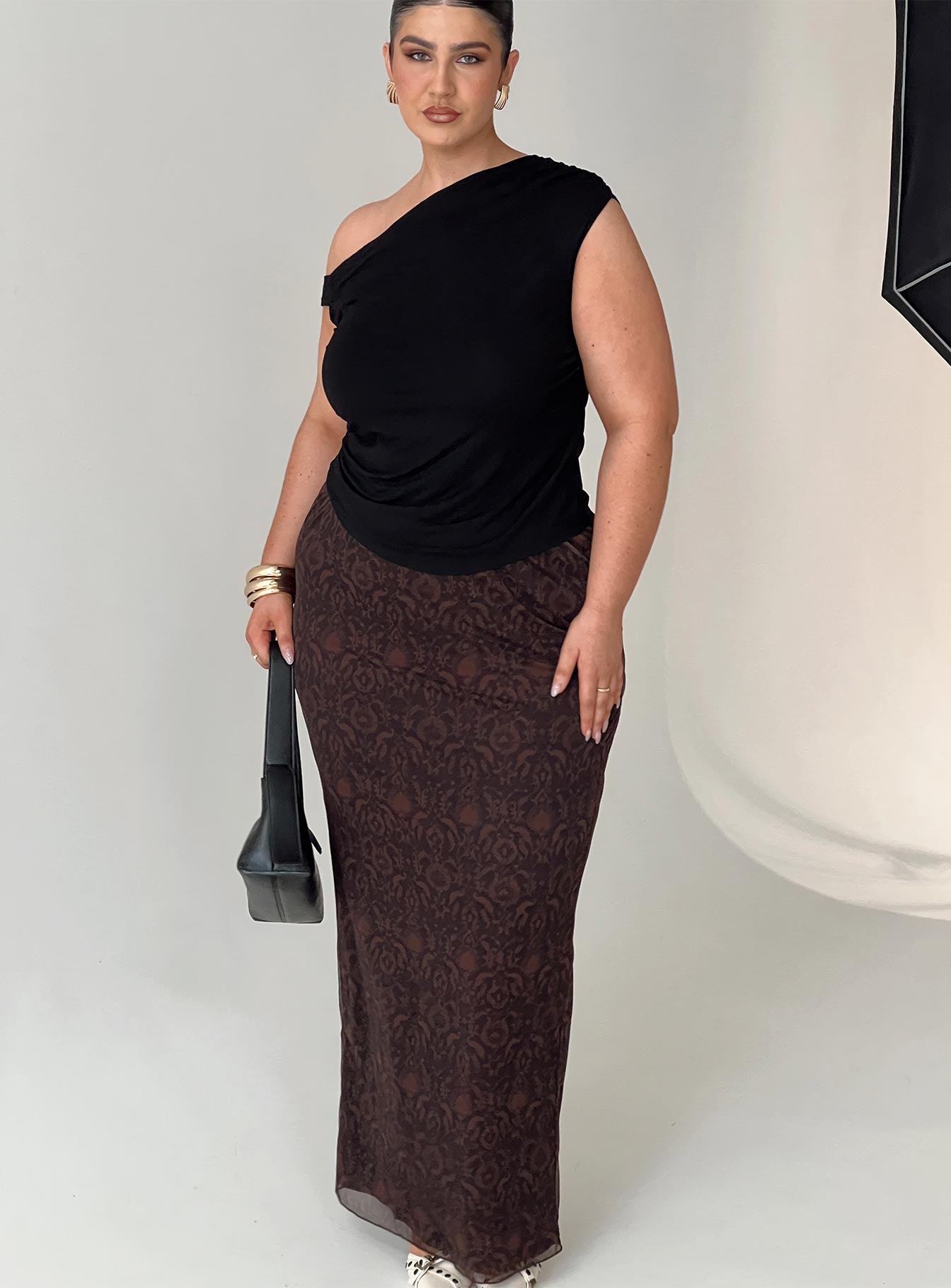 Beller Top Black Curve