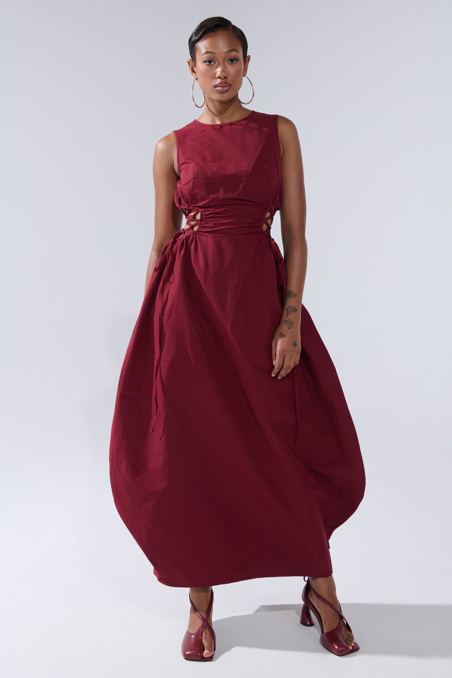 ALINA LACE UP DETAIL MAXI DRESS IN BURGUNDY
