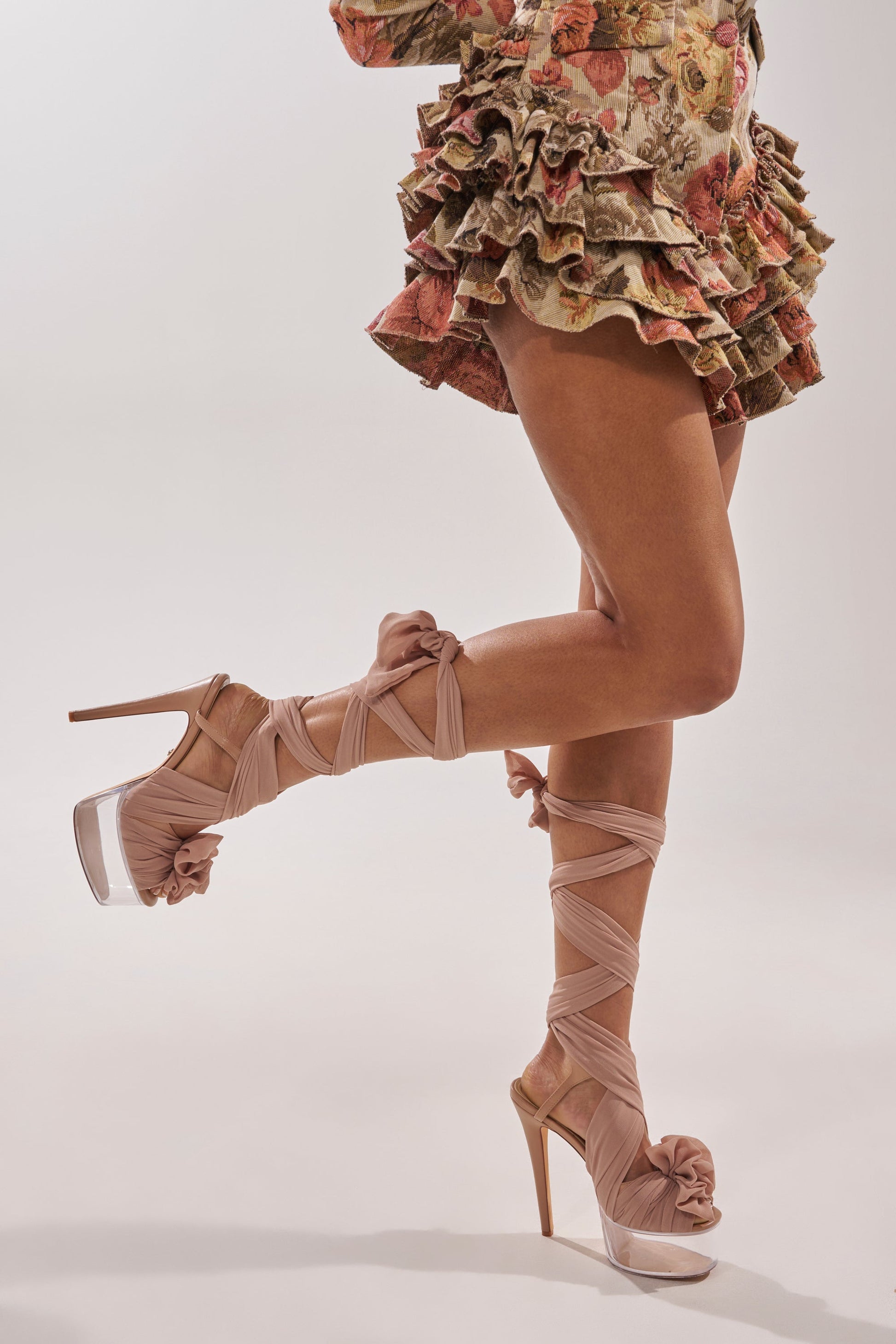 AKIRA GOLD BEAUDEN TAN PLATFORM TIE SANDAL