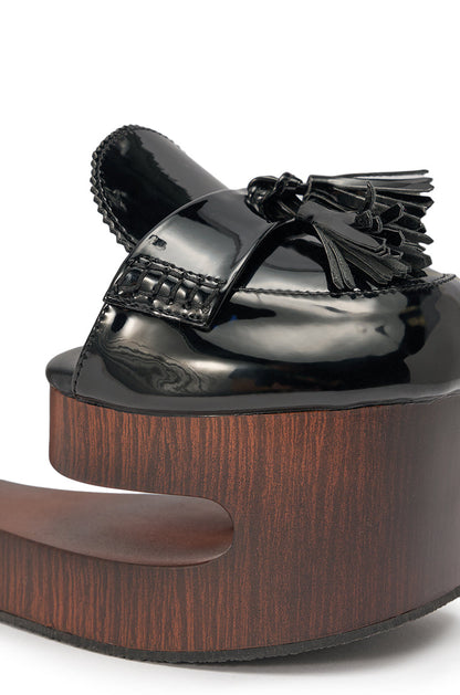 AKIRA GOLD BIXBY BLACK EMPTY WEDGE PUMP