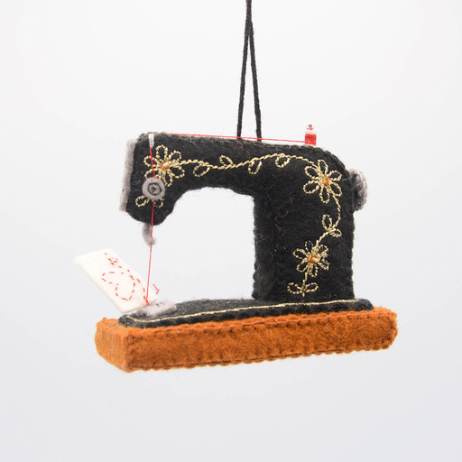 Hand-felted antique sewing machine ornament with gold details and thread spool, perfect for DIY lovers, crafters, and fashion creatives—ideal for Christmas décor and holiday gifting
