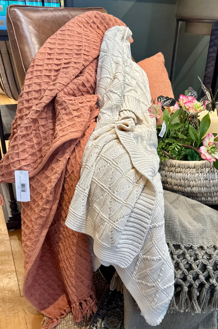 Ivory Stunner Throw Blanket