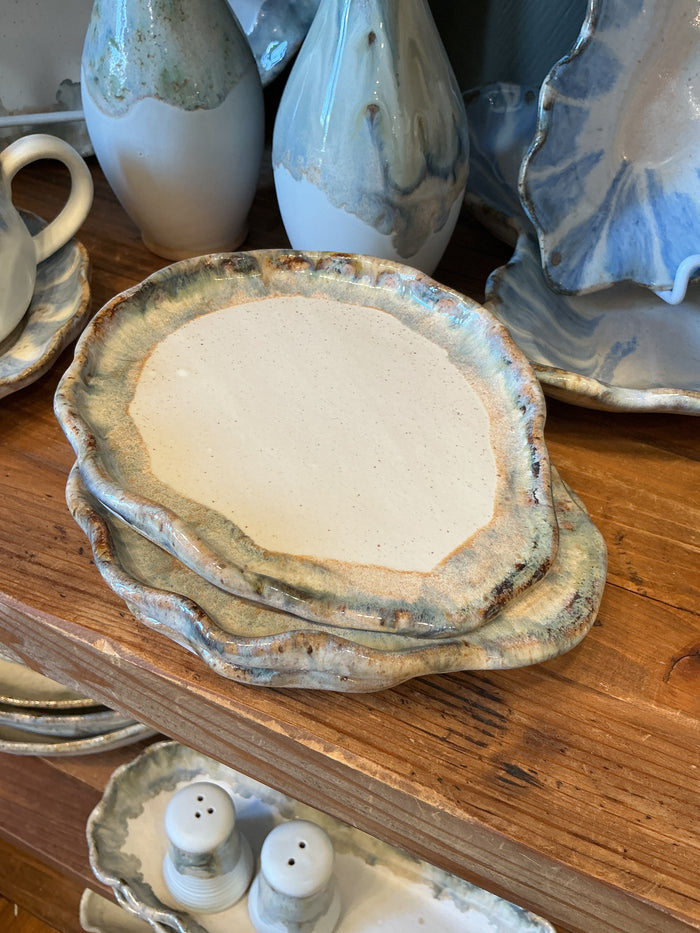 Ruffled Spoon Rest - Magnolia